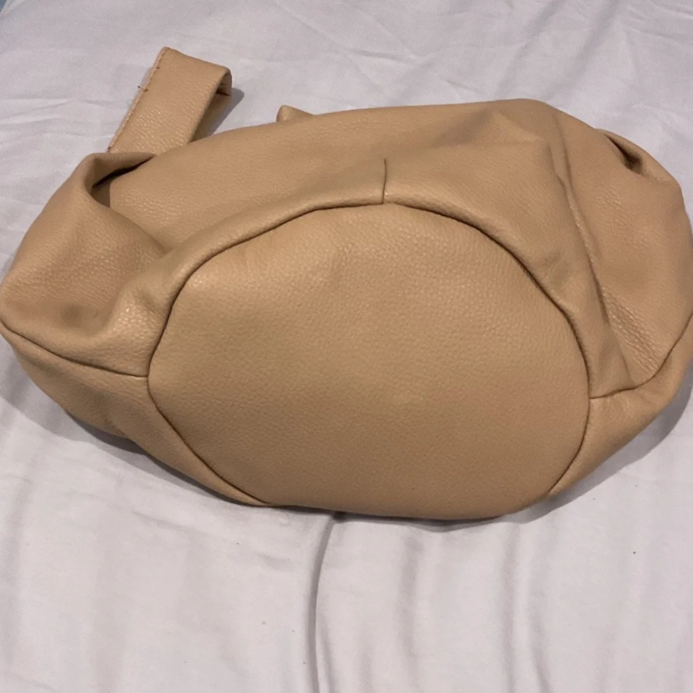 Elegant Tan Hobo Bag